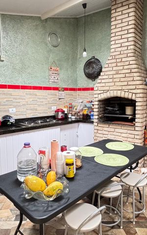 Casa à venda com 214m², 4 quartos e 4 vagas Casa à venda com 214m², 4 quartos e 4 vagasCozinha 2