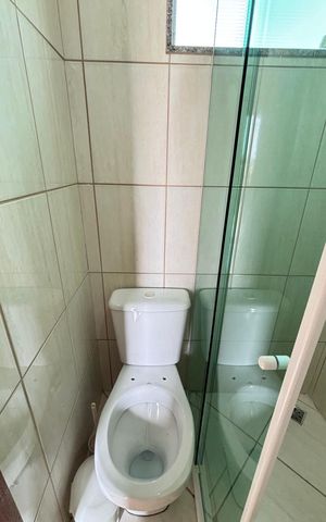 Casa à venda com 214m², 4 quartos e 4 vagas Casa à venda com 214m², 4 quartos e 4 vagasBanheiro da Suíte 2