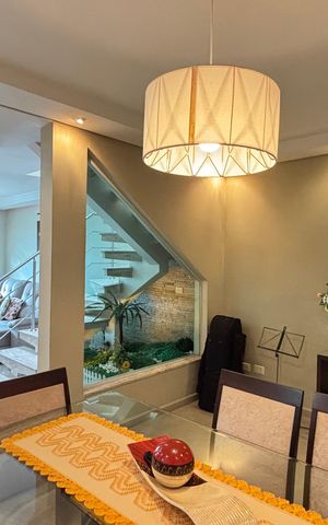 Casa à venda com 214m², 4 quartos e 4 vagas Casa à venda com 214m², 4 quartos e 4 vagasSala - Sala de Jantar