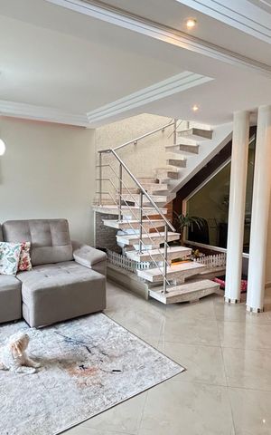 Casa à venda com 214m², 4 quartos e 4 vagas Casa à venda com 214m², 4 quartos e 4 vagasSala - Sala de Jantar