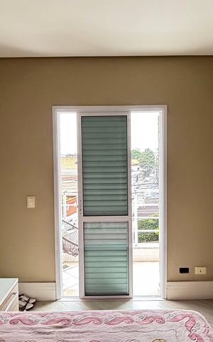 Casa à venda com 214m², 4 quartos e 4 vagas Casa à venda com 214m², 4 quartos e 4 vagasQuarto 4