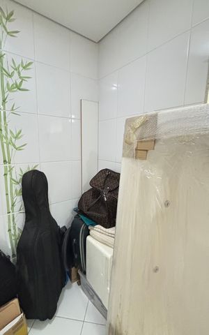 Casa à venda com 214m², 4 quartos e 4 vagas Casa à venda com 214m², 4 quartos e 4 vagasBanheiro da Suíte