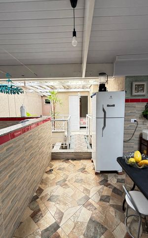 Casa à venda com 214m², 4 quartos e 4 vagas Casa à venda com 214m², 4 quartos e 4 vagasCozinha 2