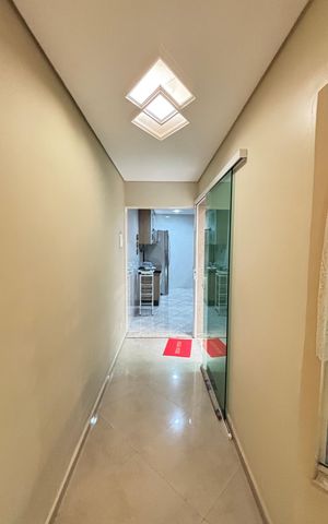 Casa à venda com 214m², 4 quartos e 4 vagas Casa à venda com 214m², 4 quartos e 4 vagasCorredor