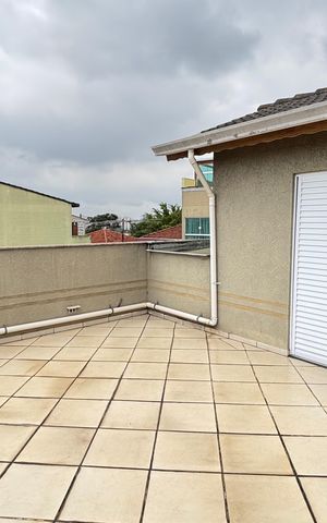 Casa à venda com 214m², 4 quartos e 4 vagas Casa à venda com 214m², 4 quartos e 4 vagasVaranda da Suíte 2
