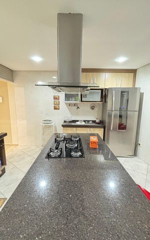 Casa à venda com 214m², 4 quartos e 4 vagas Casa à venda com 214m², 4 quartos e 4 vagasCozinha