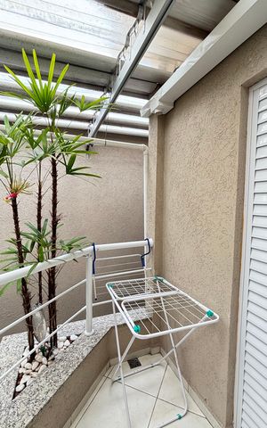 Casa à venda com 214m², 4 quartos e 4 vagas Casa à venda com 214m², 4 quartos e 4 vagasQuarto 4 Varanda