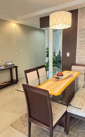 Casa à venda com 214m², 4 quartos e 4 vagas Casa à venda com 214m², 4 quartos e 4 vagasSala - Sala de Jantar