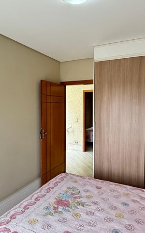 Casa à venda com 214m², 4 quartos e 4 vagas Casa à venda com 214m², 4 quartos e 4 vagasQuarto 4