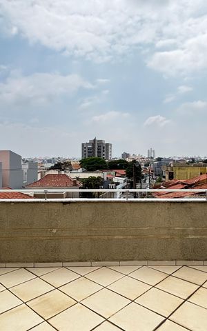 Casa à venda com 214m², 4 quartos e 4 vagas Casa à venda com 214m², 4 quartos e 4 vagasVaranda da Suíte 2