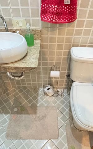 Casa à venda com 214m², 4 quartos e 4 vagas Casa à venda com 214m², 4 quartos e 4 vagasLavabo