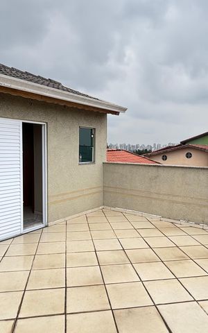 Casa à venda com 214m², 4 quartos e 4 vagas Casa à venda com 214m², 4 quartos e 4 vagasVaranda da Suíte 2