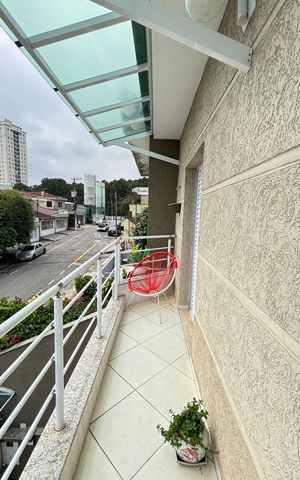 Casa à venda com 214m², 4 quartos e 4 vagas Casa à venda com 214m², 4 quartos e 4 vagasQuarto 4 Varanda