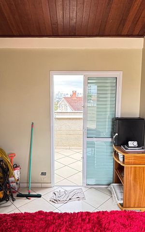Casa à venda com 214m², 4 quartos e 4 vagas Casa à venda com 214m², 4 quartos e 4 vagassuite 2