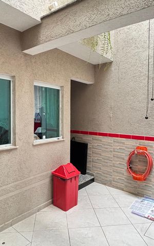 Casa à venda com 214m², 4 quartos e 4 vagas Casa à venda com 214m², 4 quartos e 4 vagasÁrea de Serviço
