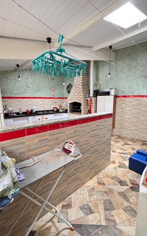 Casa à venda com 214m², 4 quartos e 4 vagas Casa à venda com 214m², 4 quartos e 4 vagasArea de Serviço 2
