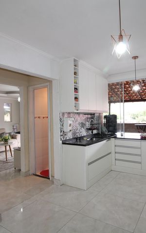 Casa de condomínio à venda com 250m², 4 quartos e 3 vagasCozinha