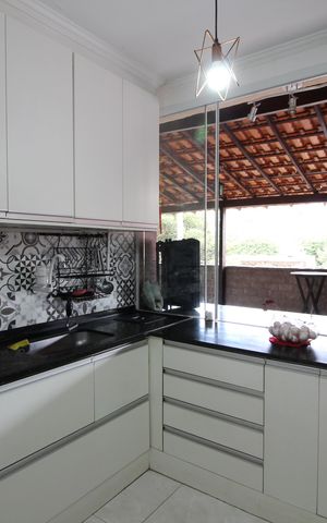 Casa de condomínio à venda com 250m², 4 quartos e 3 vagasCozinha