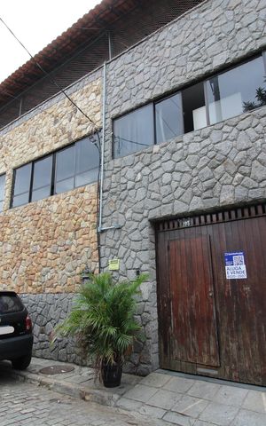 Casa de condomínio à venda com 250m², 4 quartos e 3 vagasFachada com Placa 