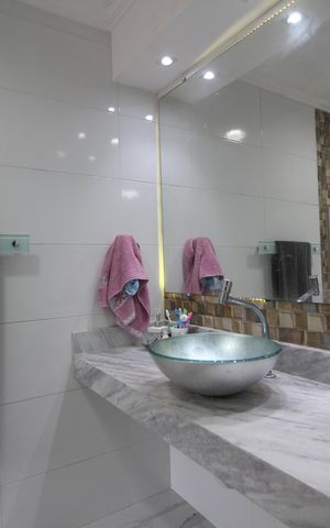 Casa de condomínio à venda com 250m², 4 quartos e 3 vagasBanheiro da Suíte
