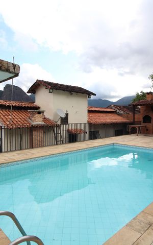 Casa de condomínio à venda com 250m², 4 quartos e 3 vagasÁrea comum - Piscina