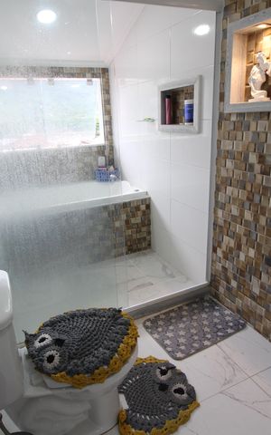 Casa de condomínio à venda com 250m², 4 quartos e 3 vagasBanheiro da Suíte