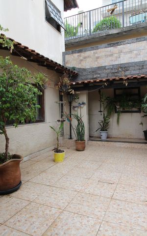 Casa de condomínio à venda com 250m², 4 quartos e 3 vagasQuintal