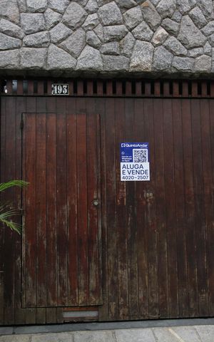 Casa de condomínio à venda com 250m², 4 quartos e 3 vagasPlaca 