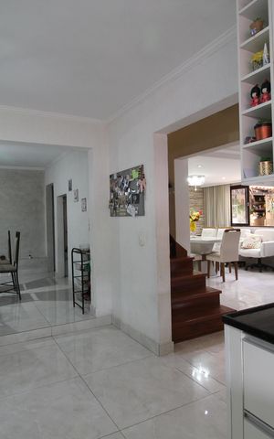 Casa de condomínio à venda com 250m², 4 quartos e 3 vagasCozinha