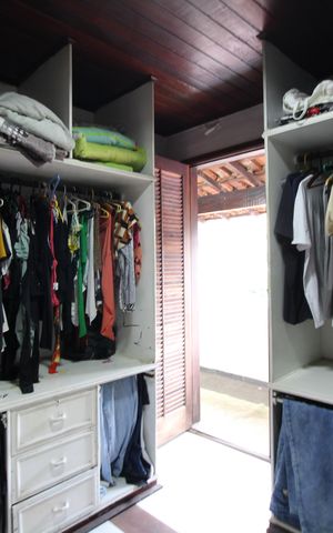 Casa de condomínio à venda com 250m², 4 quartos e 3 vagasCloset da Suíte