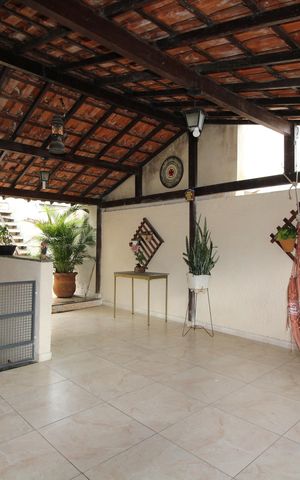 Casa de condomínio à venda com 250m², 4 quartos e 3 vagasVaranda da Sala