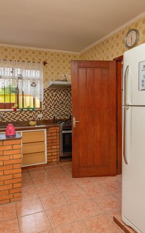 Casa à venda com 133m², 3 quartos e 2 vagas Casa à venda com 133m², 3 quartos e 2 vagasCozinha