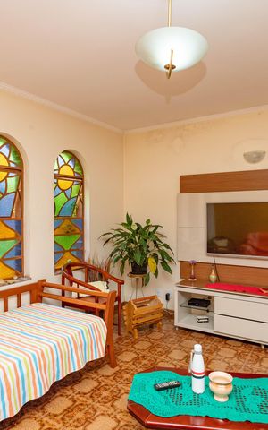 Casa à venda com 133m², 3 quartos e 2 vagas Casa à venda com 133m², 3 quartos e 2 vagasSala
