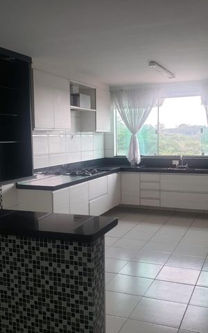 Casa à venda com 264m², 3 quartos e 3 vagas Casa à venda com 264m², 3 quartos e 3 vagasCozinha
