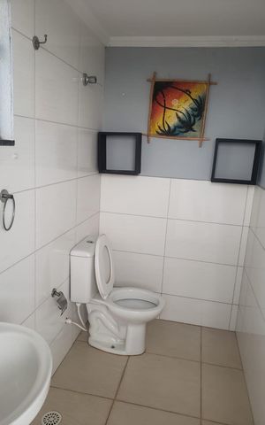 Casa à venda com 264m², 3 quartos e 3 vagas Casa à venda com 264m², 3 quartos e 3 vagasBanheiro área externa