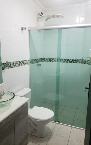 Casa à venda com 264m², 3 quartos e 3 vagas Casa à venda com 264m², 3 quartos e 3 vagasBanheiro
