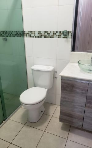 Casa à venda com 264m², 3 quartos e 3 vagas Casa à venda com 264m², 3 quartos e 3 vagasBanheiro Suíte