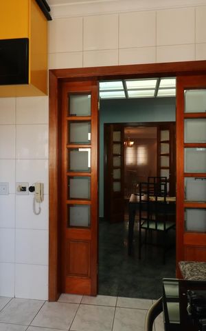 Apartamento à venda com 212m², 4 quartos e 3 vagasCozinha