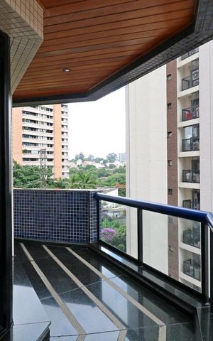 Apartamento à venda com 212m², 4 quartos e 3 vagasVaranda da Sala