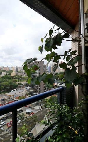 Apartamento à venda com 212m², 4 quartos e 3 vagasVaranda da Suíte 1