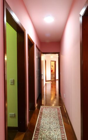 Apartamento à venda com 212m², 4 quartos e 3 vagasCorredor para os Quartos
