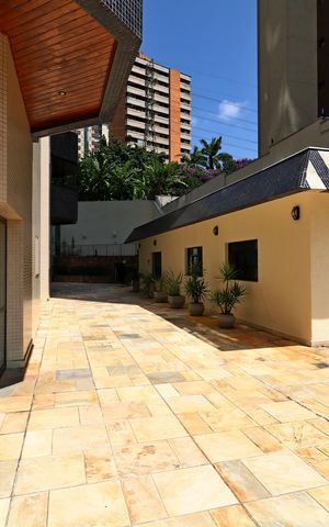 Apartamento à venda com 212m², 4 quartos e 3 vagasÁrea Comum