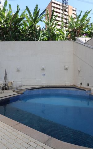 Apartamento à venda com 212m², 4 quartos e 3 vagasÁrea Comum - Piscina