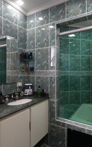 Apartamento à venda com 212m², 4 quartos e 3 vagasBanheiro da Suíte Master