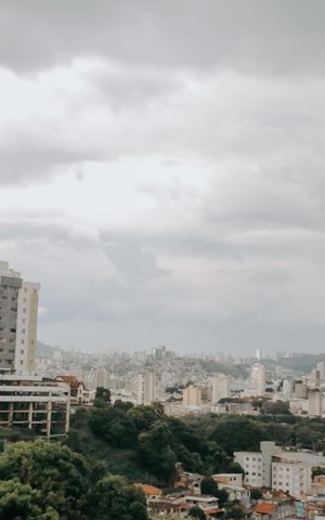 Casa à venda com 360m², 7 quartos e 3 vagas Casa à venda com 360m², 7 quartos e 3 vagasvista