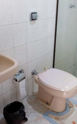 Casa à venda com 263m², 4 quartos e 3 vagas Casa à venda com 263m², 4 quartos e 3 vagasBanheiro 2