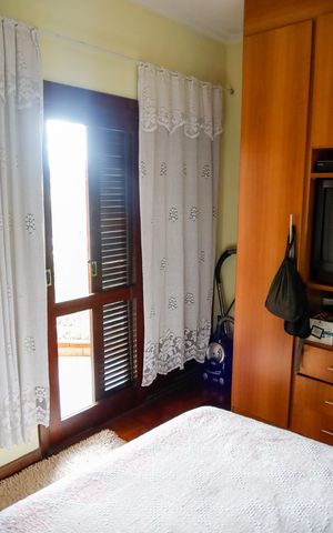 Casa à venda com 263m², 4 quartos e 3 vagas Casa à venda com 263m², 4 quartos e 3 vagasQuarto 1