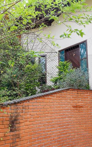 Casa à venda com 263m², 4 quartos e 3 vagas Casa à venda com 263m², 4 quartos e 3 vagasFachada