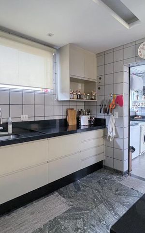 Casa à venda com 165m², 3 quartos e 4 vagas Casa à venda com 165m², 3 quartos e 4 vagasCozinha