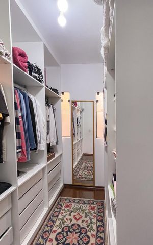 Casa à venda com 165m², 3 quartos e 4 vagas Casa à venda com 165m², 3 quartos e 4 vagasCloset - Suíte